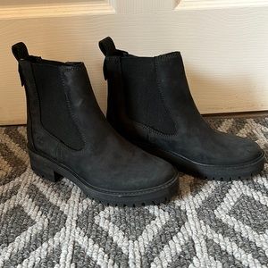 Timberland Women’s Boot like New size 7